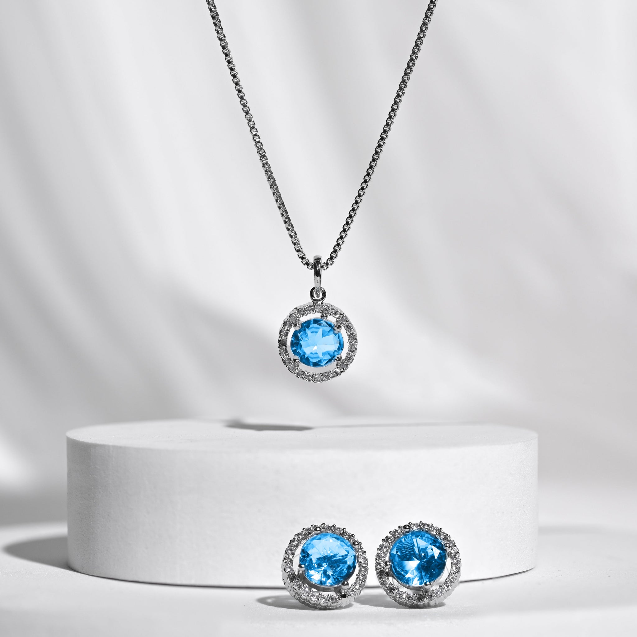 AD Ocean Blue Solitaire Pendant & Stud Earring Set