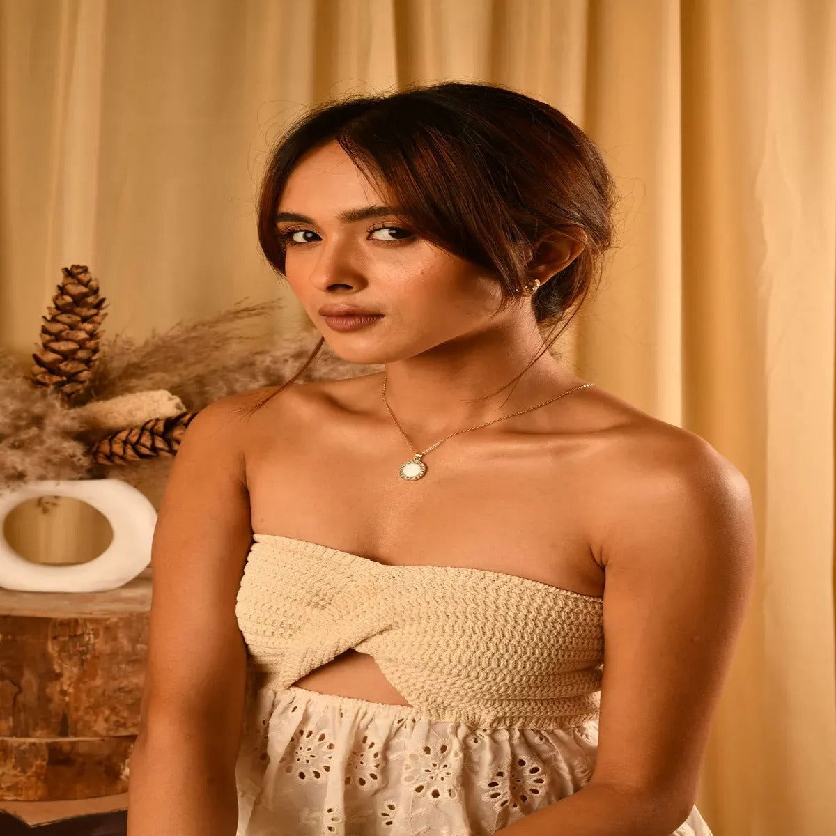 Jewelz golden round pendant Necklace for women and girls - Jewelz - 